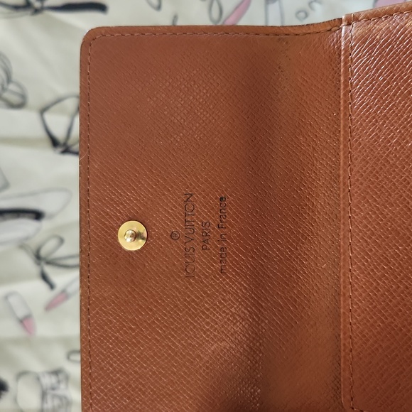 AUTHENTIC Louis Vuitton  Small Wallet - Picture 13 of 16